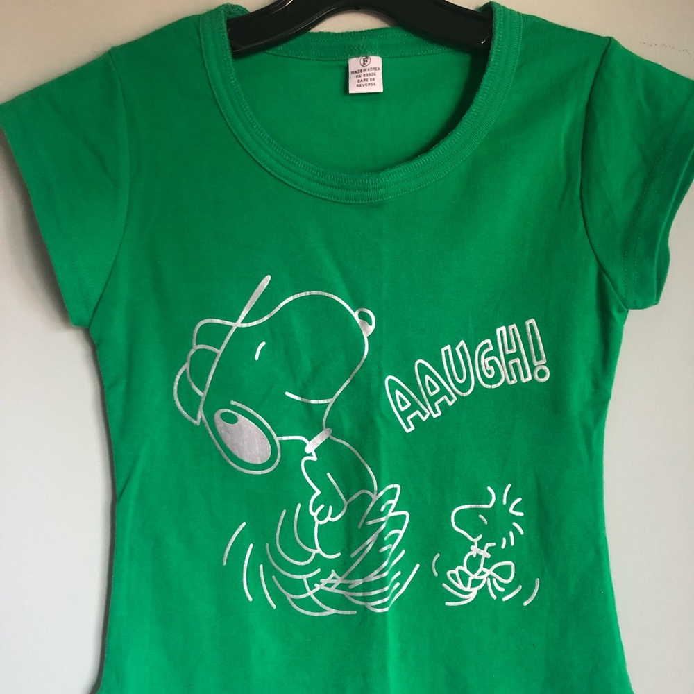Junior girls’ Snoopy print green shirt size small